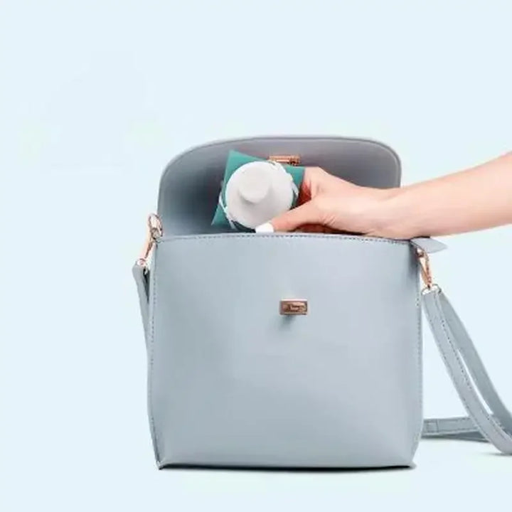 600ml foldable silicone water bottle for travel and gym.